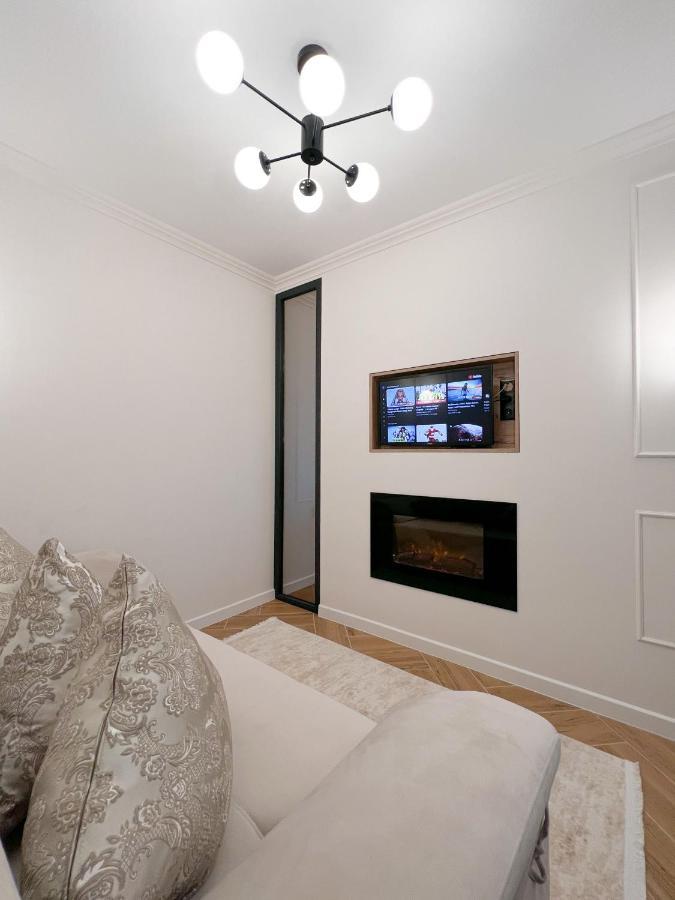 Renthouse Apartments Neoclassic تشيسيناو المظهر الخارجي الصورة