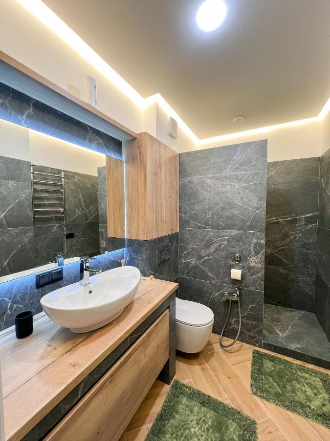 Renthouse Apartments Neoclassic تشيسيناو المظهر الخارجي الصورة